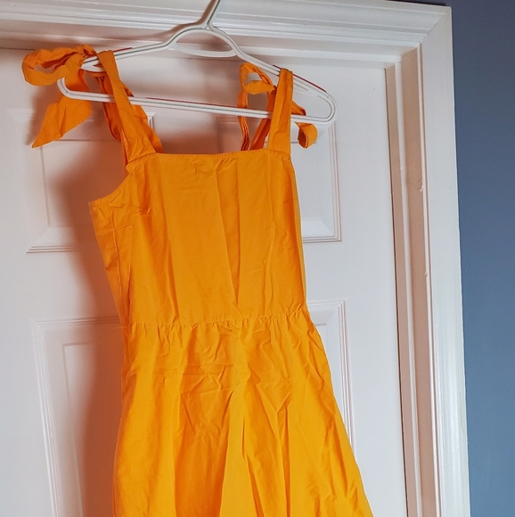 Yellow dress - Picture 4 of 7